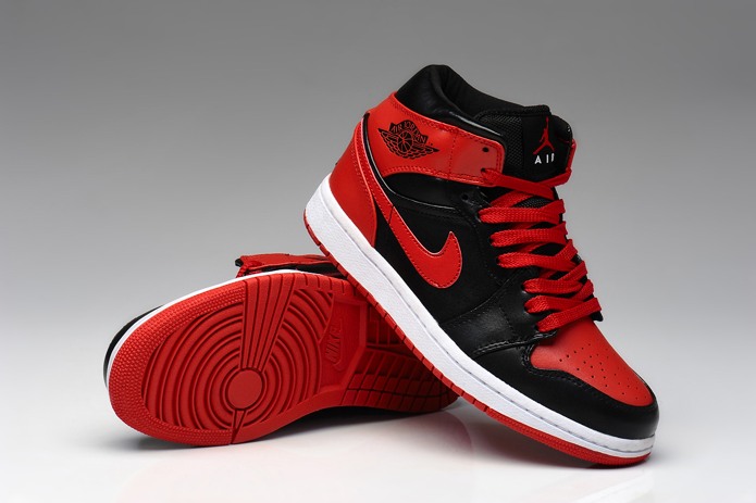 Nike Air Jordan 1 Retro J Ai Femmes Chaussures En Vente Rouge Noir
